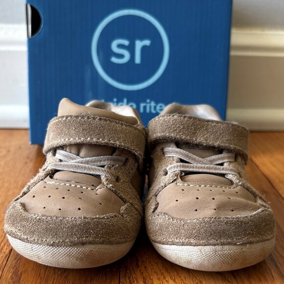Stride Rite Waverly Sneaker in Walnut- Size 5 Wide - Picture 2 of 9